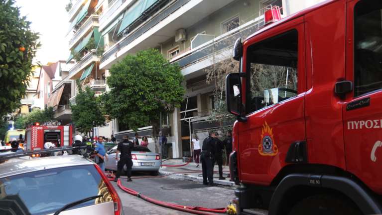Φωτιά σε διαμέρισμα πολυκατοικίας στη Νέα Σμύρνη