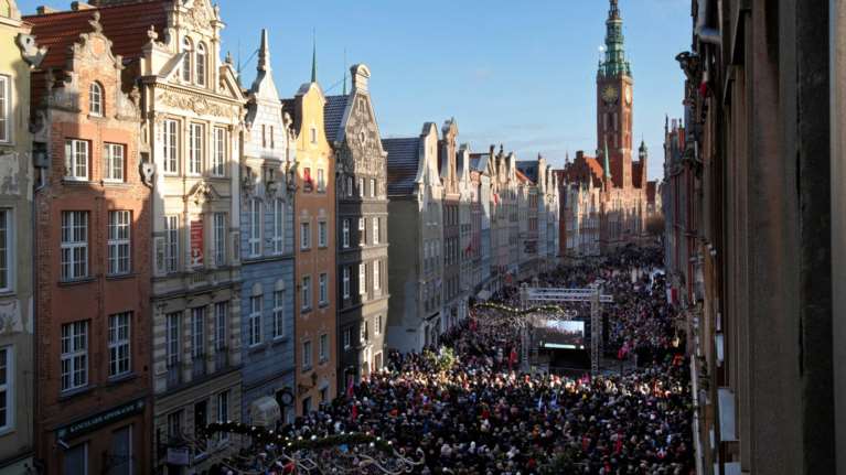 Πολωνία: Χιλιάδες στην κηδεία του δολοφονηθέντος δημάρχου του Γκντανσκ