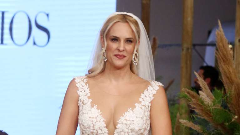 Έλενα Ασημακοπούλου: Λαμπερή νύφη με παρανυφάκι την κόρη της Μαρία Ροζάρια