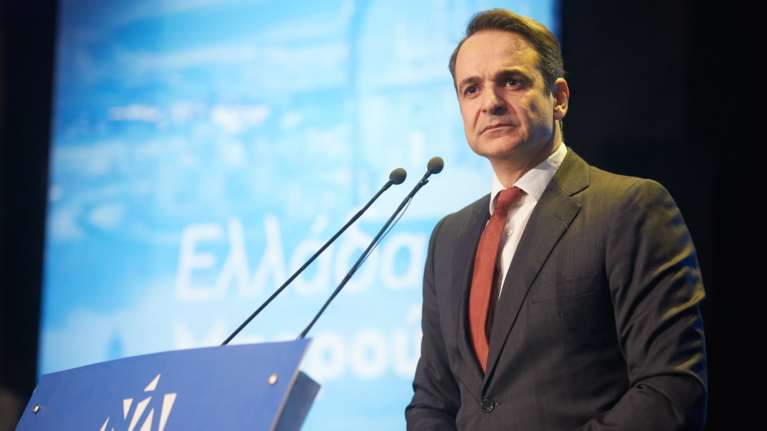 Αποφασίζεται η πρόταση μομφής, παρεμβάσεις από Σαμαρά και Καραμανλή