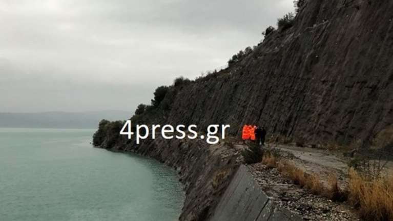 Αγρίνιο: Θρίλερ με εξαφανισμένη 35χρονη - Βρέθηκε το όχημά της σε λίμνη