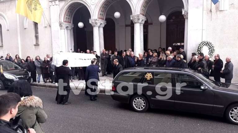 Λαμία: Θρήνος στο τελευταίο αντίο στην 14χρονη Ιωάννα