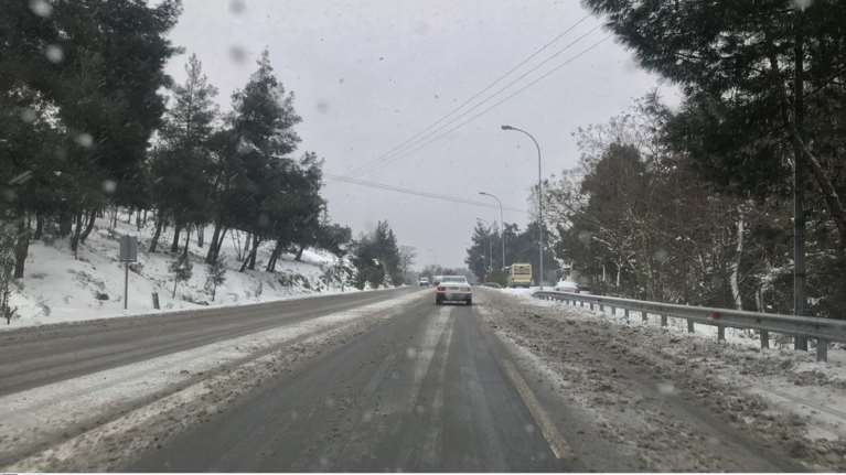 Χιονοπτώσεις στη δυτική Μακεδονία-Προβλήματα στο οδικό δίκτυο