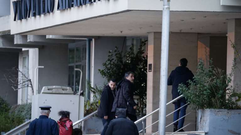 Διαβουλεύσεις με τους θεσμούς: Στο επίκεντρο ο προϋπολογισμός