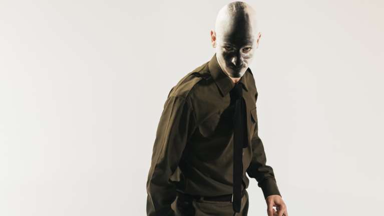 Ύψωμα 731, η νέα παράσταση του Άρη Μπινιάρη