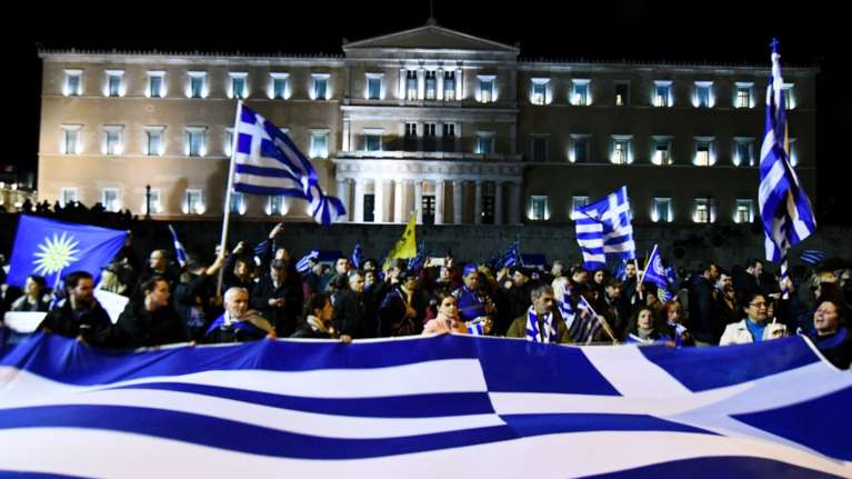 Προσαγωγές και συλλήψεις στην Αθήνα - Μολότοφ στη Θεσσαλονίκη