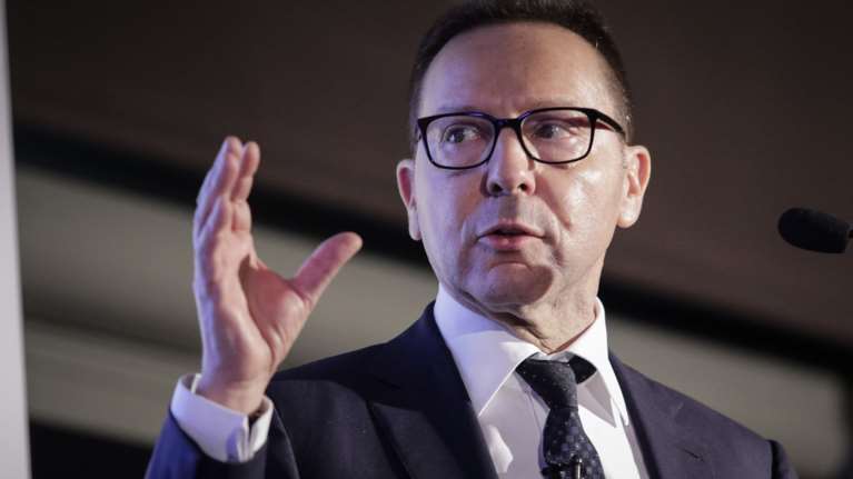 Στήριξη Στουρνάρα στο σχέδιο του ΥΠΟΙΚ για τα «κόκκινα» δάνεια