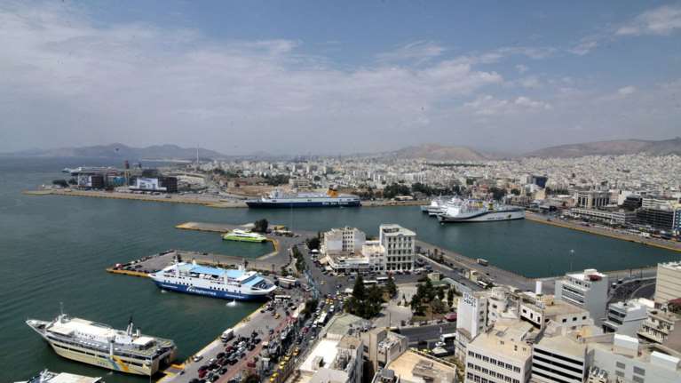 Eντοπίστηκε σορός άνδρα στο λιμάνι του Πειραιά