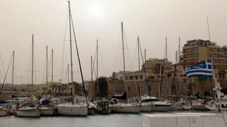 Πέπλο αφρικανικής σκόνης στα Χανιά [Εικόνες]