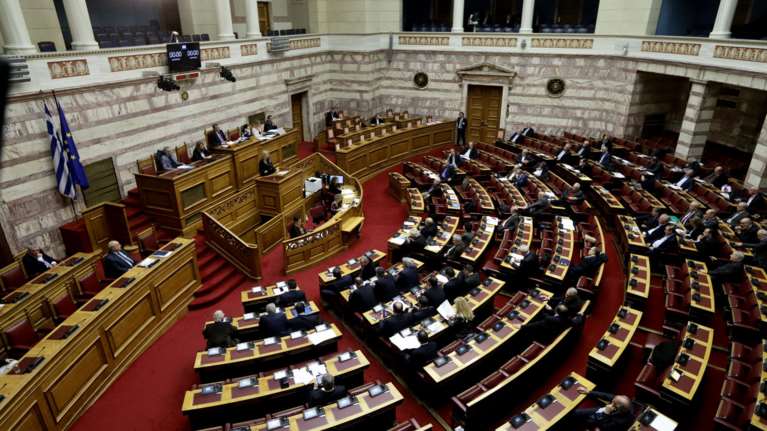 Υπερψηφίστηκε με 153 "ναι" η Συμφωνία των Πρεσπών στη Βουλή