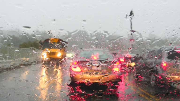 Βροχές και καταιγίδες την Κυριακή-Που θα χτυπήσει η κακοκαιρία