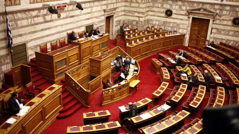 Στη Βουλή νόμος Κατσέλη, ΦΠΑ στα νησιά &amp; μεταφορικό ισοδύναμο