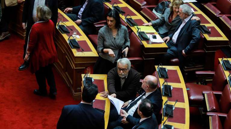 Ψάχνουν τον βουλευτή που είπε &quot;θα μας γ@@@@@@@ τώρα&quot;