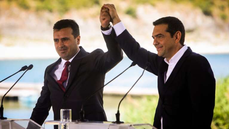 Γερμανικό βραβείο σε Τσίπρα και Ζάεφ για τις Πρέσπες