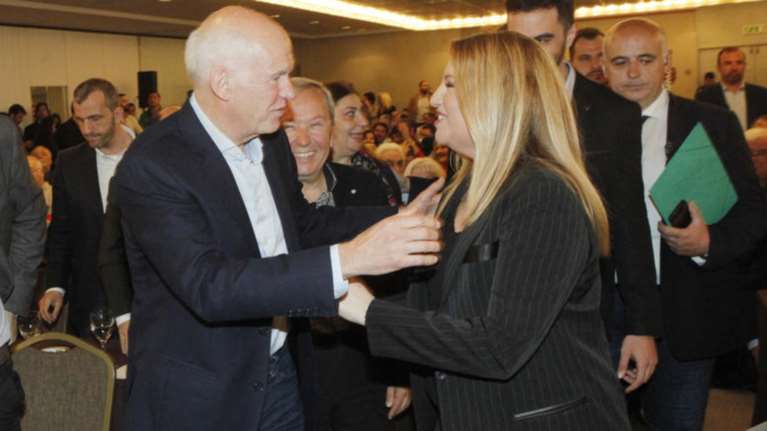 Δίωρη συνάντηση Φώφης Γεννηματά με Γ. Παπανδρέου εφ&#39; όλης της ύλης