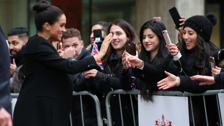 Οι θαυμαστές της Μέγκαν αψήφησαν το κρύο