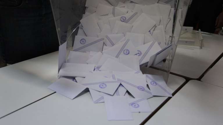 Γκάλοπ Metron Analysis: Στο 12,1% η διαφορά ΝΔ από ΣΥΡΙΖΑ