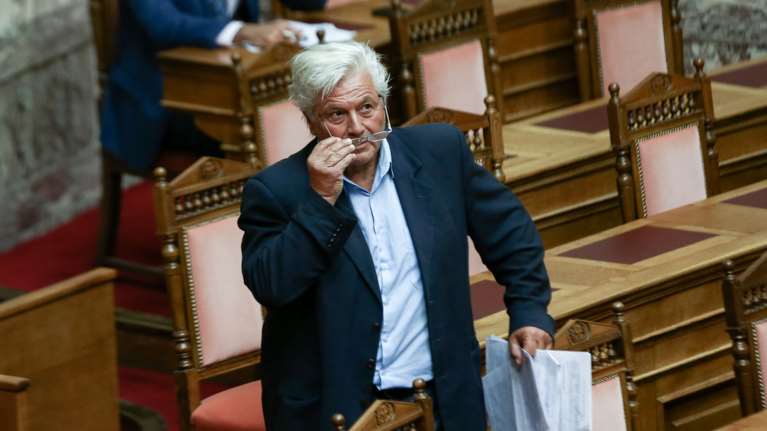 Αγνωστοι έκοψαν ρεύμα και νερό στο σπίτι του Παπαχριστόπουλου