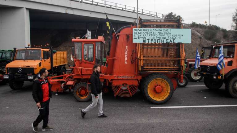Νέα σύσκεψη αγροτών το απόγευμα στο μπλόκο της Νίκαιας