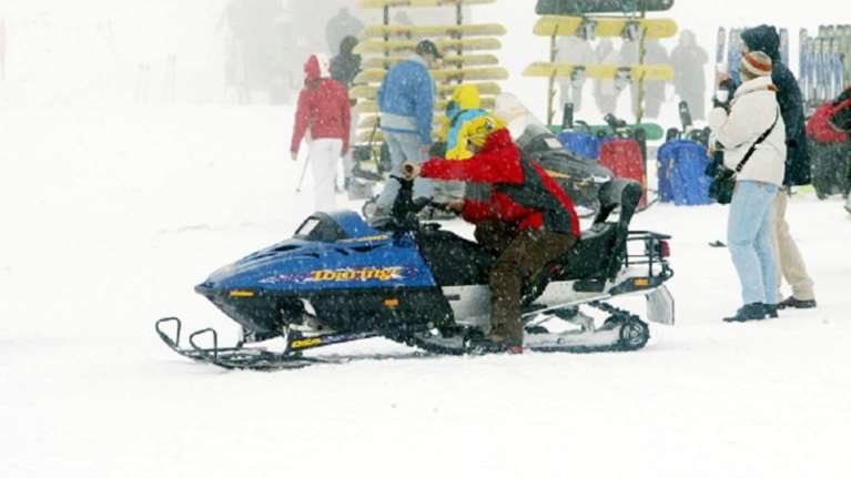 Κλειστό το χιονοδρομικό Φαλακρού λόγω μεγάλου όγκου χιονιού