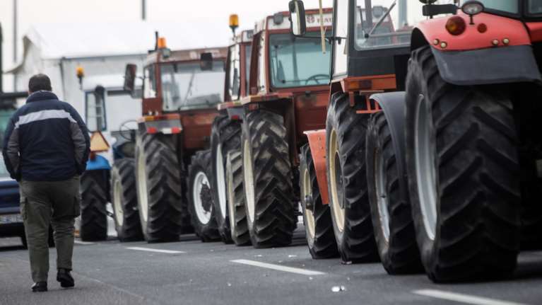 «Μπλακ άουτ» στην Εθνική οδό ετοιμάζουν οι αγρότες της Λάρισας