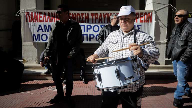 Τετράωρη στάση εργασίας της ΠΟΕΔΗΝ και συγκέντρωση στο ΥΠΟΙΚ