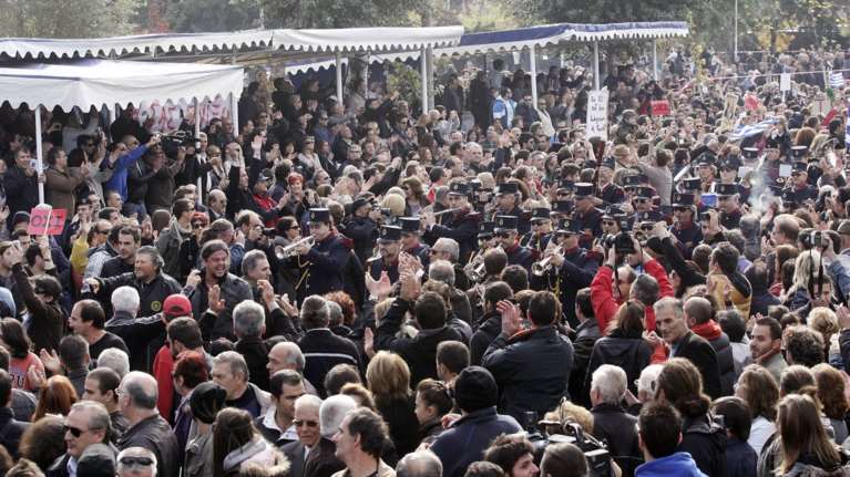 ΣΕΒ: Επτά στους δέκα Έλληνες συμμετέχουν στα κοινά