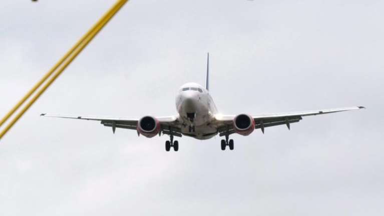 Αναγκαστική προσγείωση στη Σουηδία μετά από απειλή για βόμβα