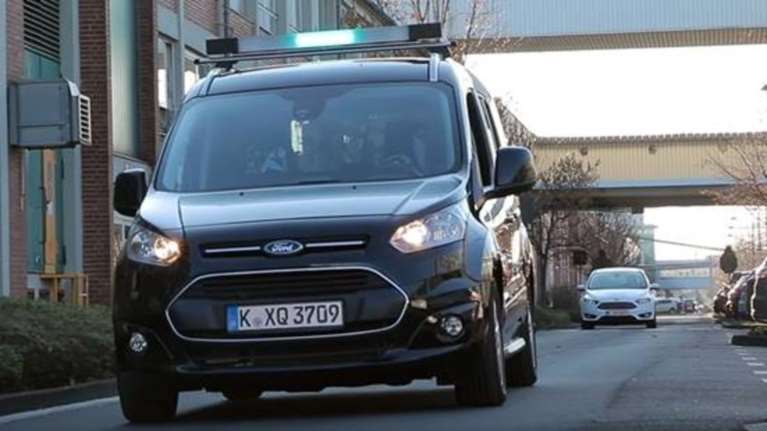 Πως θα επικοινωνούν τα αυτόνομα οχήματα με τους πεζούς στο μέλλον;