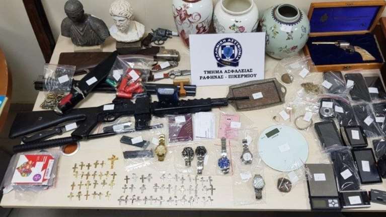 Εξαρθρώθηκε σπείρα διαρρηκτών στην Αττική - Πως δρούσαν