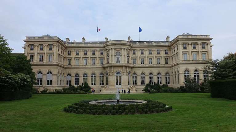 Το Παρίσι ανακαλεί τον πρεσβευτή του από τη Ρώμη