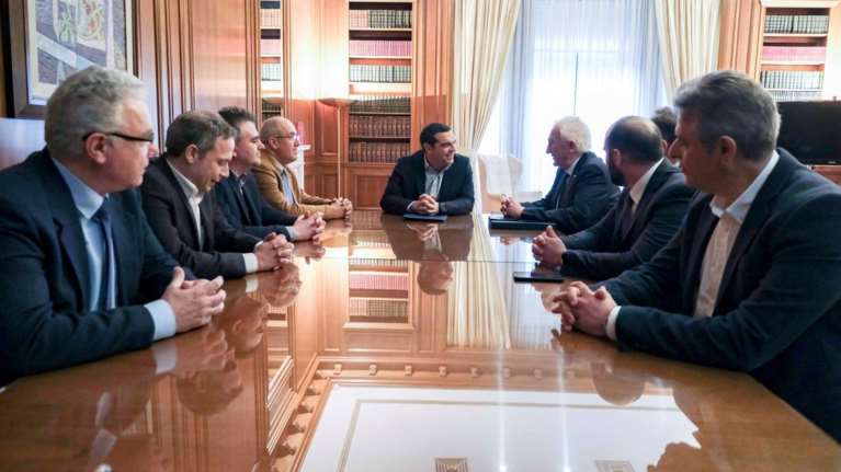 Παραδόθηκε στον Αλ. Τσίπρα η μελέτη για τη Διαχείριση των Πυρκαγιών