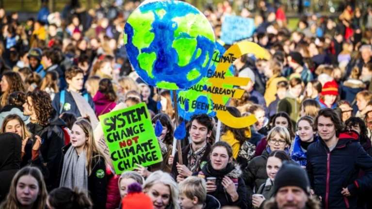 Χιλιάδες μαθητές διαδήλωσαν για το κλίμα, για πρώτη φορά στην Ολλανδία