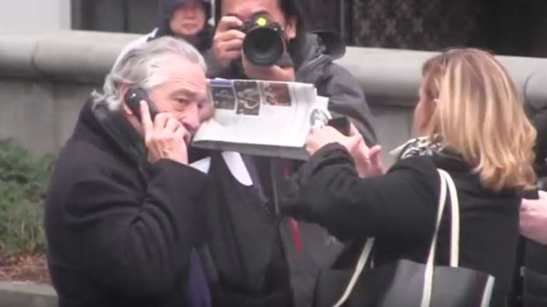 Έξαλλος ο Ρόμπερτ ντε Νίρο με τον οδηγό του [βίντεο]