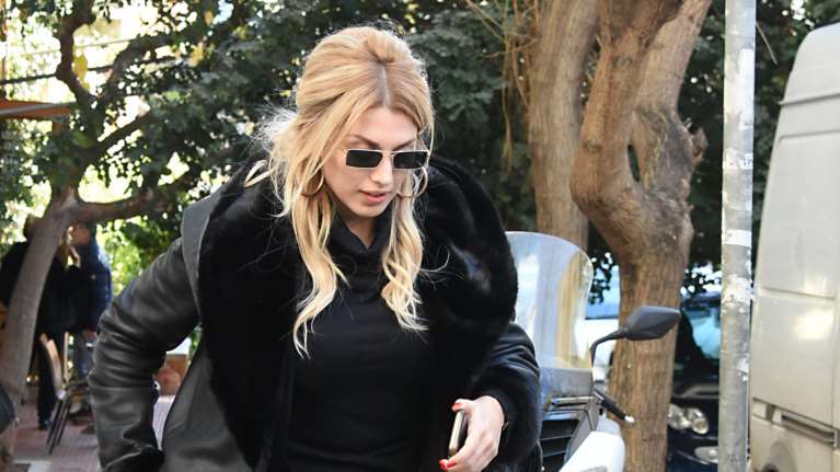 Γιατί &quot;έστειλαν&quot; την Κωνσταντίνα: το παρασκήνιο με τον Ατζούν