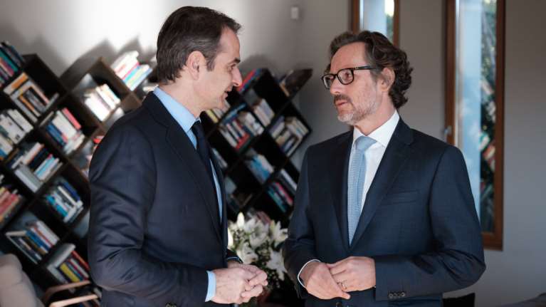 Συνάντηση Μητσοτάκη με εκπροσώπους γερμανικών επιχειρήσεων