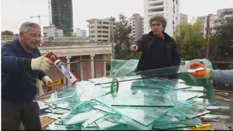 Κύπρος:Ο Βαρώτσος στήνει τον Ποιητή στην πλατεία Ελευθερίας - Βίντεο