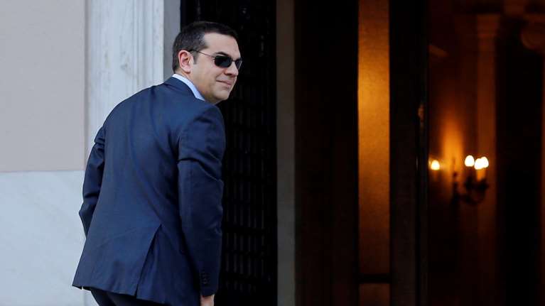 Handelsblatt για Ελλάδα: Καθυστερήσεις και προεκλογικά δώρα