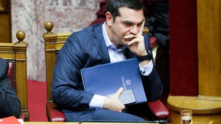 Με συνταγματολόγους απαντά ο Αλ. Τσίπρας στη ΝΔ - Νέο βίντεο