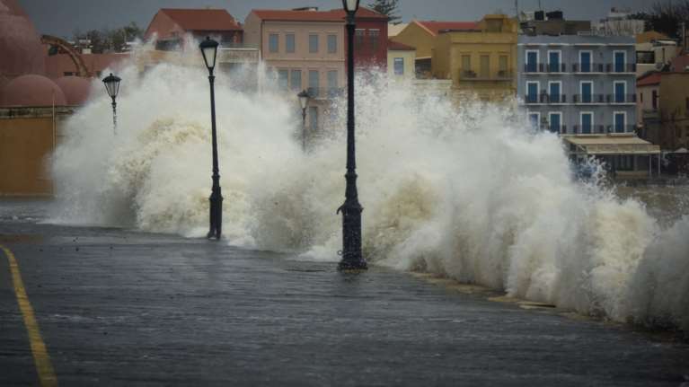 Επιμένει η &quot;Χιόνη&quot; - Βροχές, χιόνια και θυελλώδεις άνεμοι