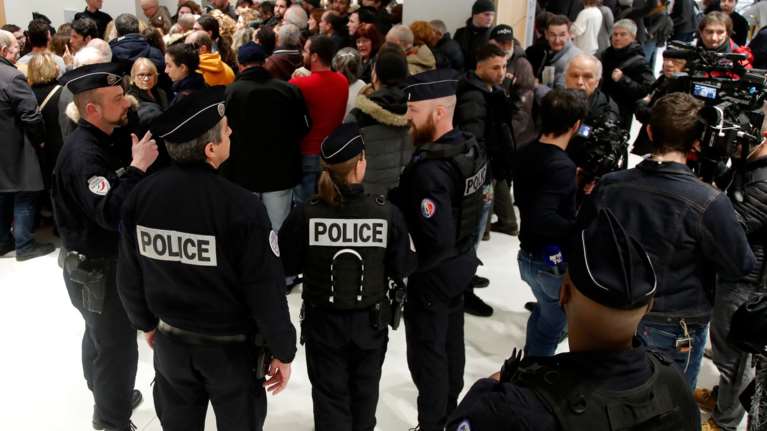 Επίθεση με οξύ σε άνδρα στο μετρό στο Παρίσι