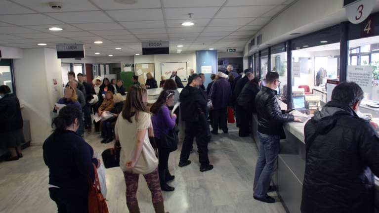 Άρωμα εκλογών: Πιο σύντομα οι επιστροφές φόρου, πιο... μακριά οι πληρωμές