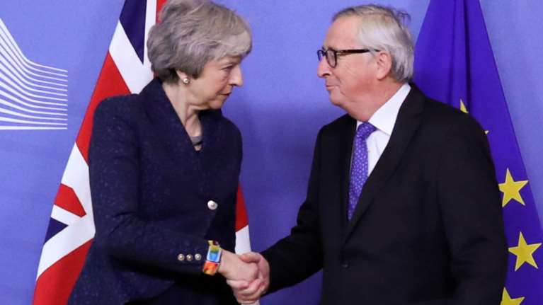 Γιούνκερ: Κανείς δεν θα εναντιωνόταν σε αναβολή του Brexit