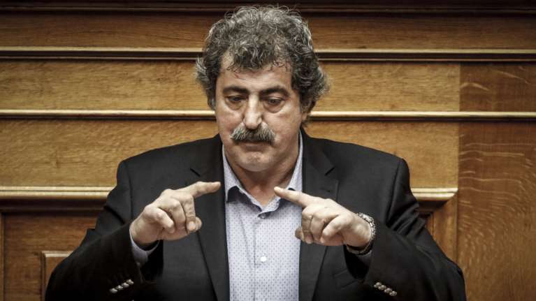 Πυρά κατά Πολάκη από ΝΔ και ΔΗΣΥ στη Βουλή