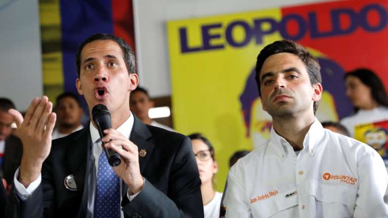 Bundestag: Προβληματική η διεθνής αναγνώριση του Γκουαϊντό