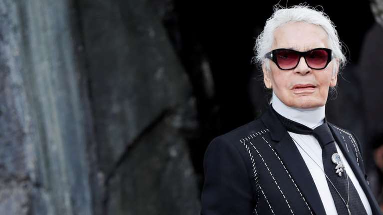 Οι σπάνιες άγνωστες φωτογραφίες του Καρλ Λάγκερφελντ με την Αλίκη