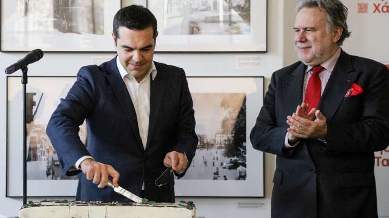 Παράδοση - παραλαβή...βασιλόπιτας στο υπουργείο Εξωτερικών