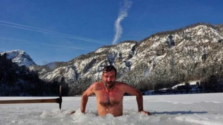 Ο Ολλανδός που χρησιμοποιεί μια μέθοδο θεραπείας με... πάγο