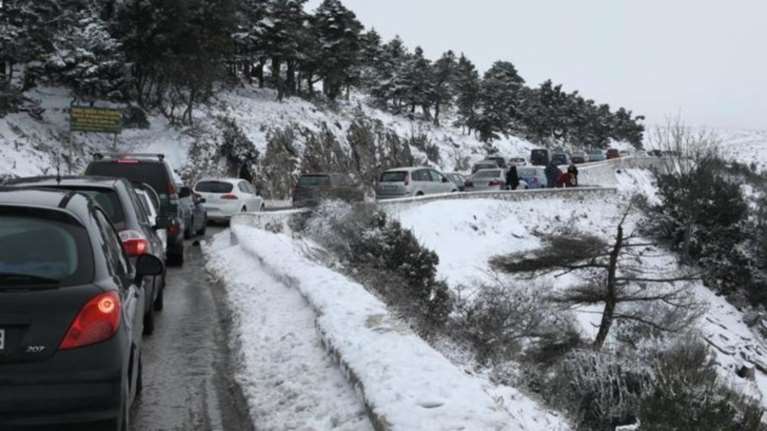 Προβλήματα και στην Αττική, έκλεισαν λ. Πάρνηθας και Πεντέλης