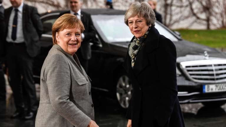 Η Τερέζα Μέι ετοιμάζεται να ανακοινώσει αναβολή του Brexit;